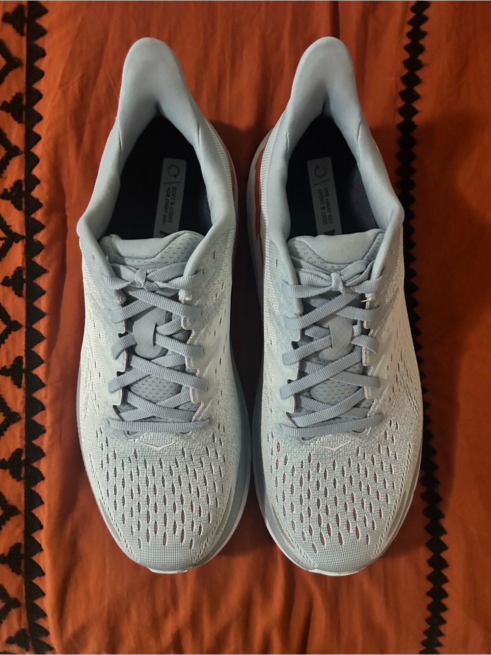 Women’s Hoka Clifton 8 10.5 W - Picture 2 of 3